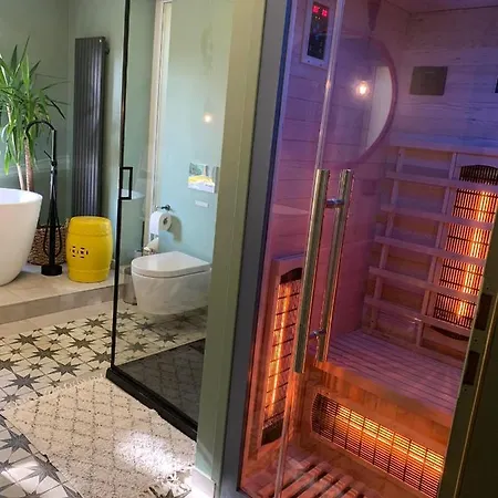 Holiday home Honolulu Z Balia, Sauna I Basenem